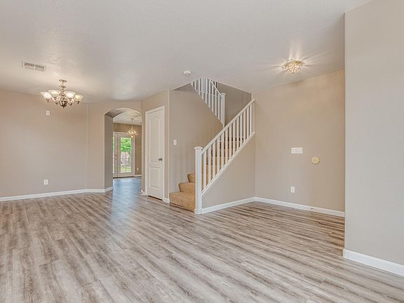 5th image of 42283 W Michaels Dr