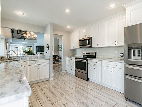 3rd image of 513 Haverhill Ln