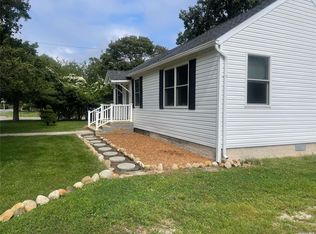 85 Huntington Dr, Mastic Beach, NY 11951