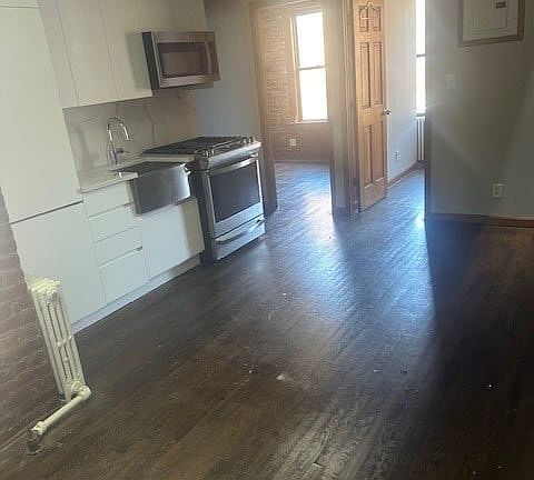 4th image of 416 E 13th St APT 6A