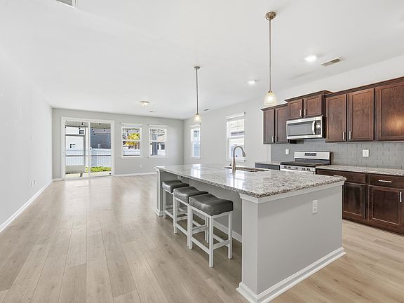 3rd image of 115 Juniata Loop