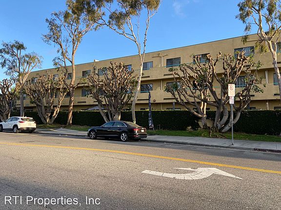 3rd image of 2724 Abbot Kinney Blvd #7844406