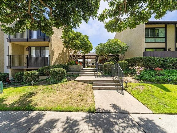 3rd image of 3520 Maricopa St Unit 16