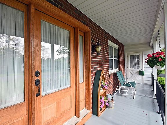 2nd image of 22 Sandys Ln