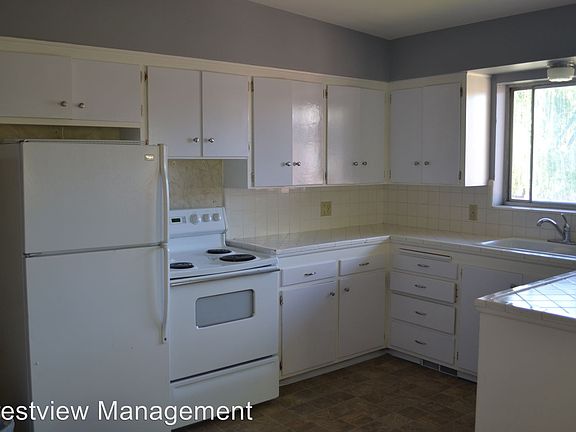 5th image of 845 E Fairmont Cir APT 3
