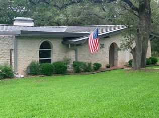 211 Hunters Branch St S, Shavano Park, TX 78231