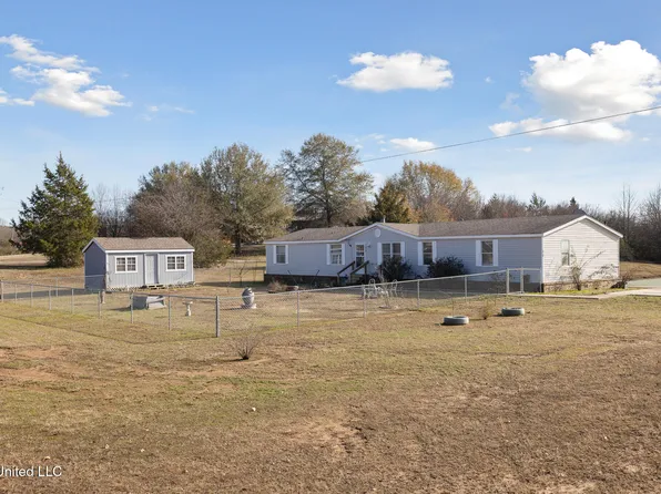 11 Lloyd Ln, Byhalia, MS 38611