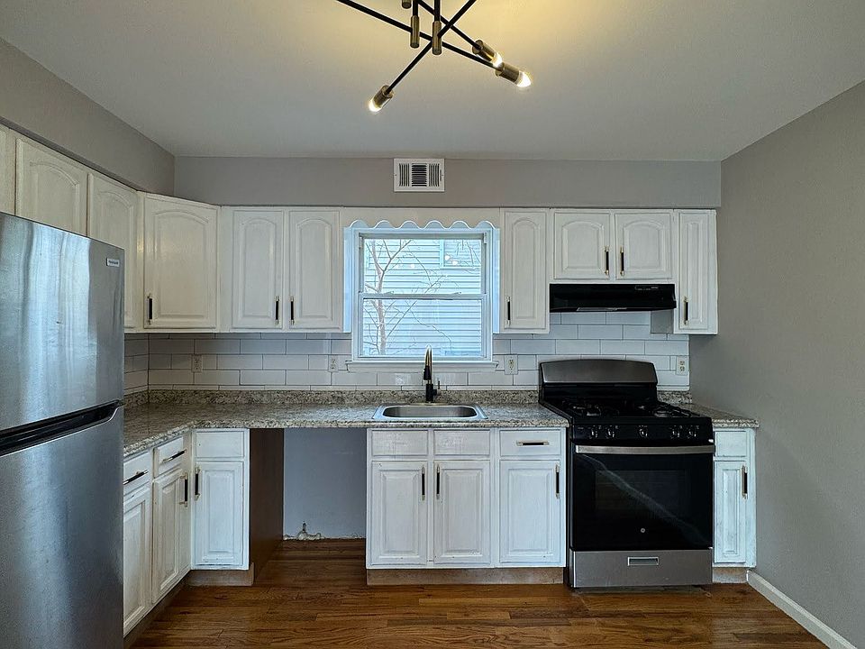 1st image of 658 18th Ave #2
