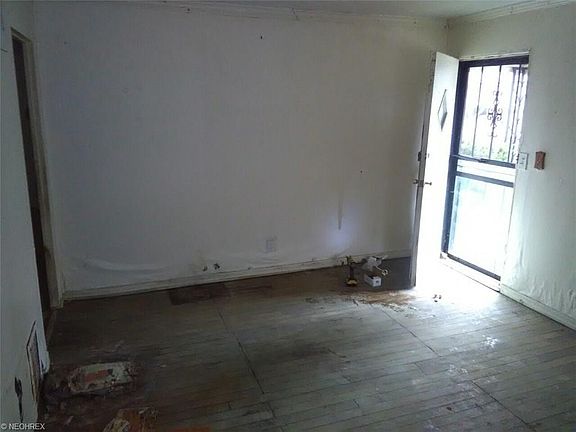 2nd image of 11025 Parkedge Dr