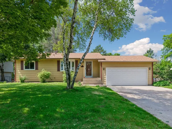 6990 Redwing Ln, Chanhassen, MN 55317