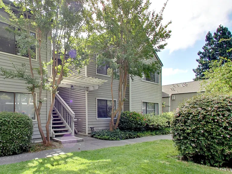 Riverwood Apartments — Photo 151