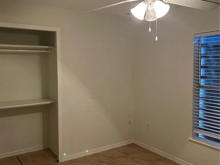 486 Biscayne Ln — Photo 3