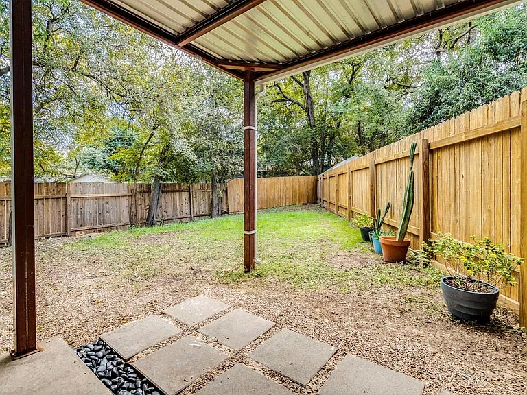 1607 Valleyridge Dr #B — Photo 11