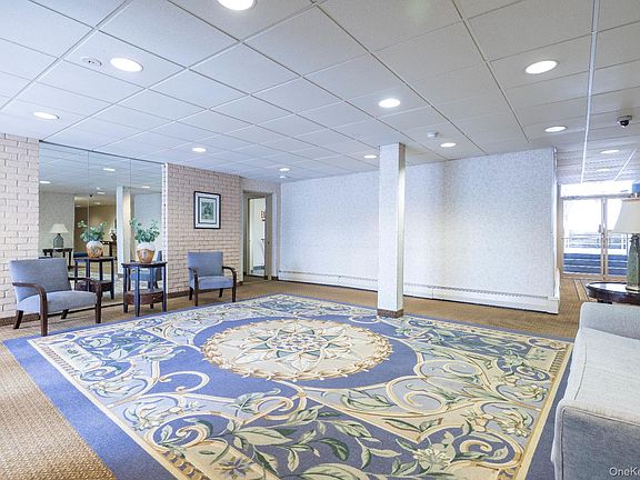 4th image of 30 Daley Place #136
