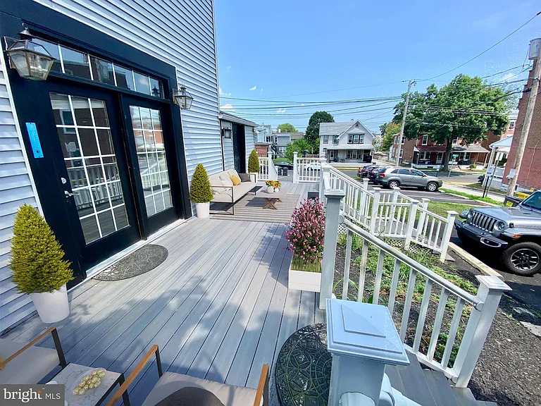 305 Main St #5 — Photo 4