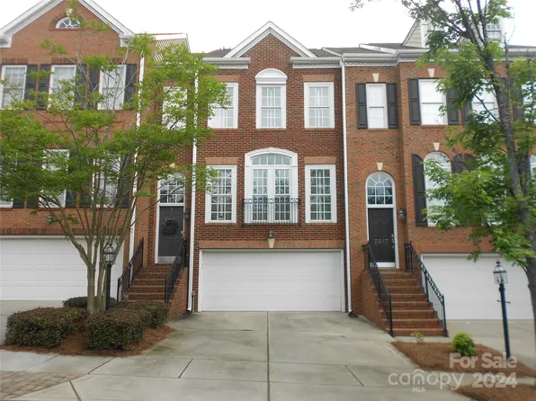 3243 Luke Crossing Dr, Charlotte, NC 28226