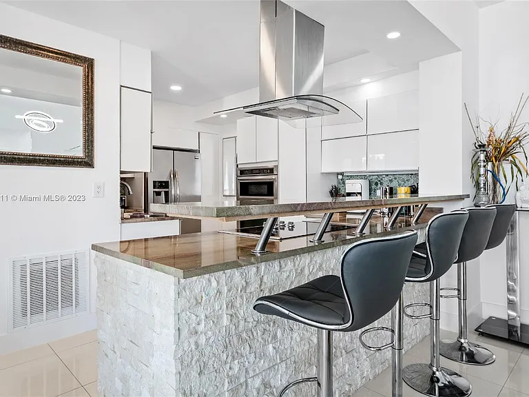 4001 S Ocean Dr #2 — Photo 5