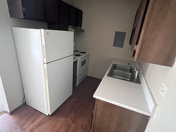 2nd image of 2709 Main St APT 15