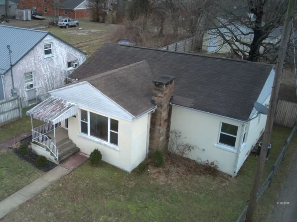1205 Poplar St, Belpre, OH 45714
