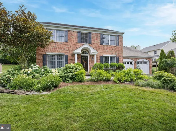 102 Homestead Ct, Chalfont, PA 18914