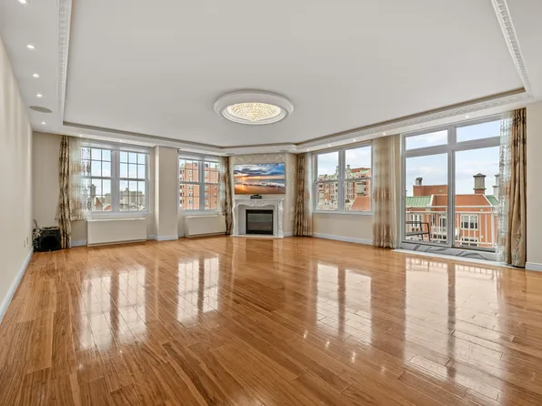 105 Oceana Drive East image 3 of 20