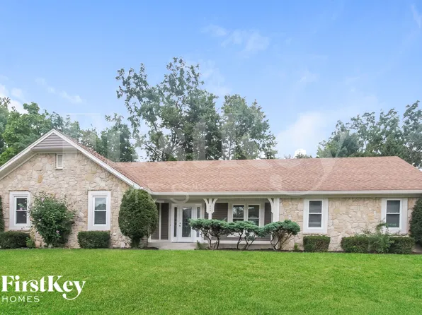 525 Thornberry Dr, Carmel, IN 46032