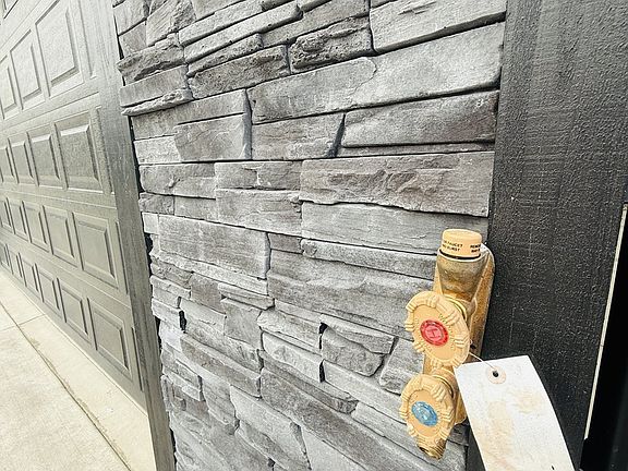 4th image of 147 Deer Song Ct