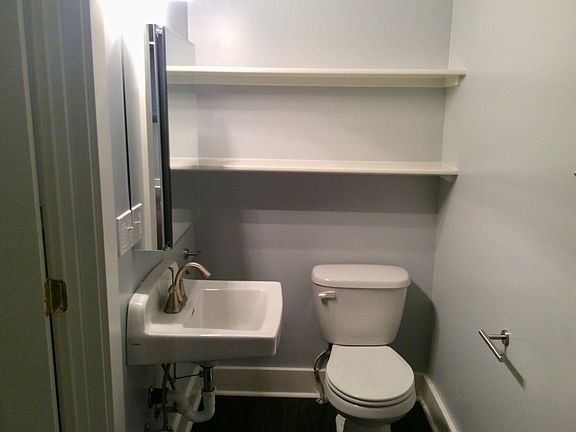 5th image of 600 NE Maiden Ln APT 6
