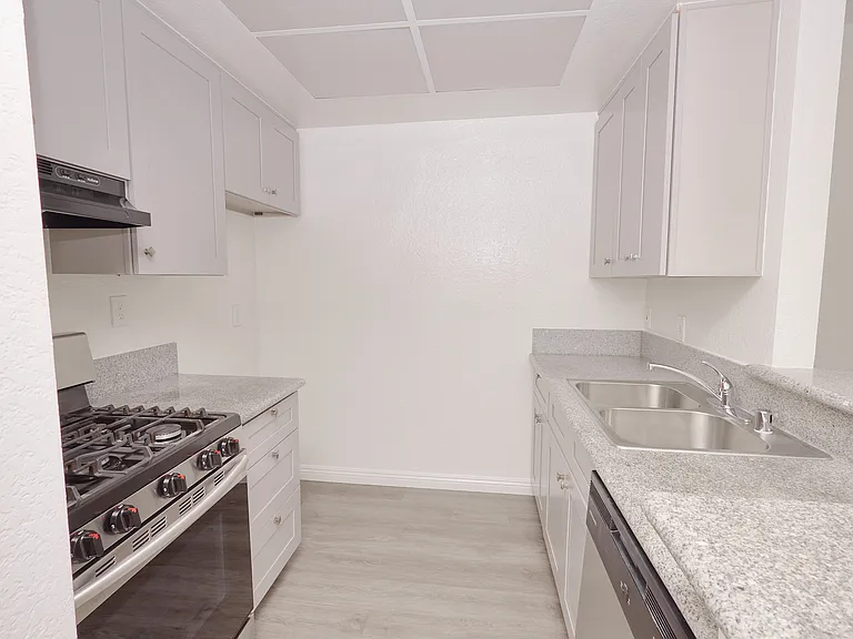 1210 North Cherokee Ave. — Photo 14