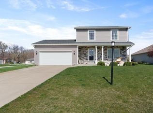 534 Carrington Ln, Valparaiso, IN 46385