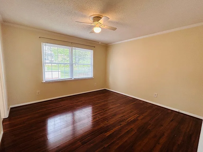 4725 Tower Rd — Photo 11