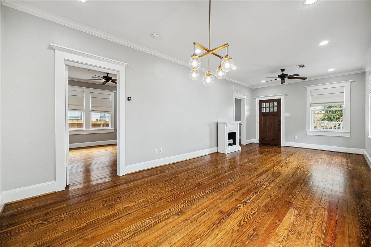 Building Photo - 513 Northwood St #C