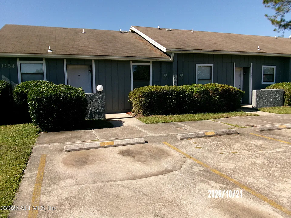 1454 Gifford Ave #B