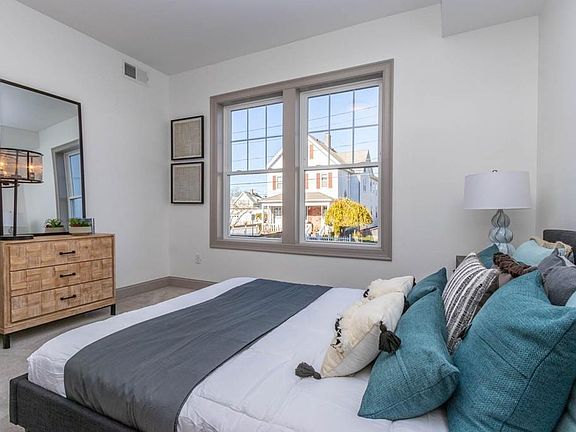 5th image of 105 Porter St #1I