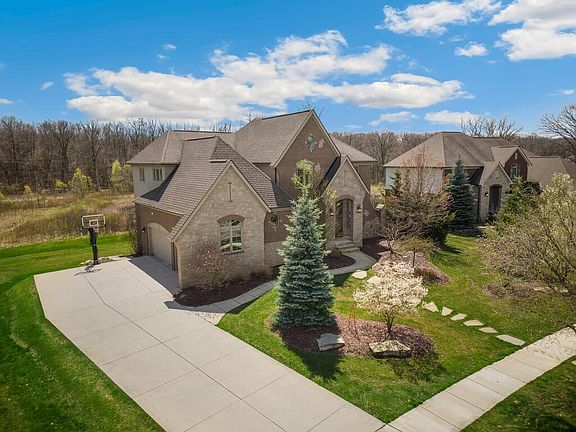3rd image of 3307 Royal Berkshire Ln