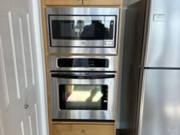 3rd image of 185 Lynette Dr