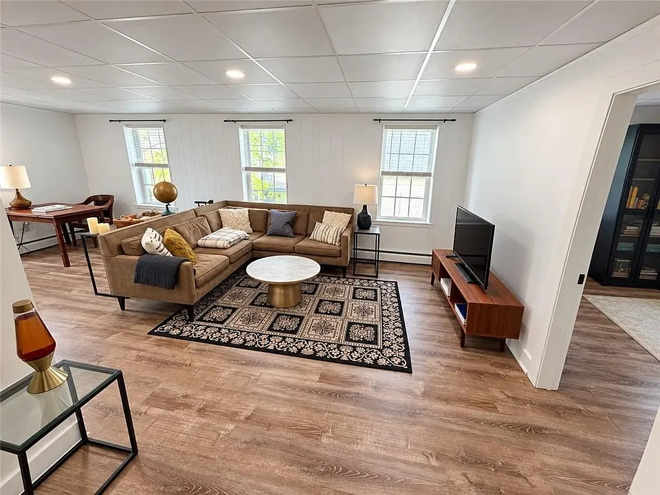 37 Lee Ave #1