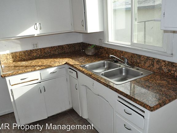 2nd image of 723 W Center St