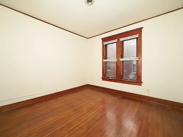 The Bronx on Central - Luxury Living in Old World Setting — Photo 31