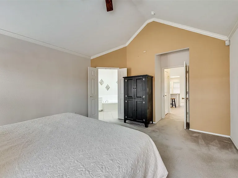 808 Amber Ct — Photo 9