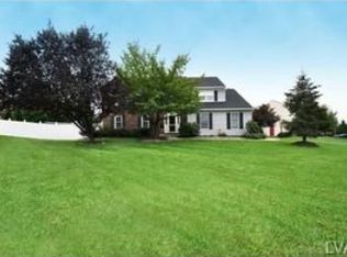 2124 Goldenrod Dr, Macungie, PA 18062