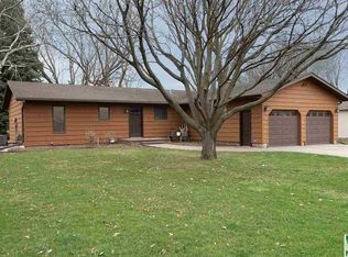 707 Central Ave NE, Orange City, IA 51041