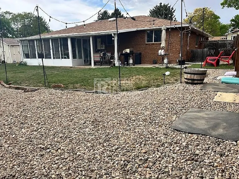 2628 Glendevey Dr — Photo 20