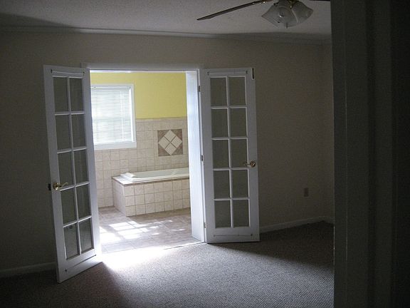 3rd image of 4400 Hickory Hill Blvd
