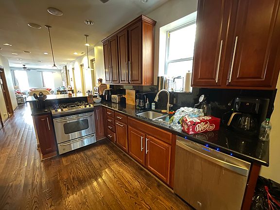 4th image of 1635 W North Ave #2