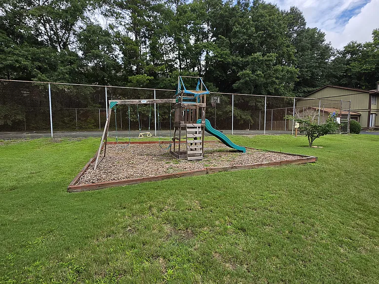 3100 Meadow Mere W — Photo 10