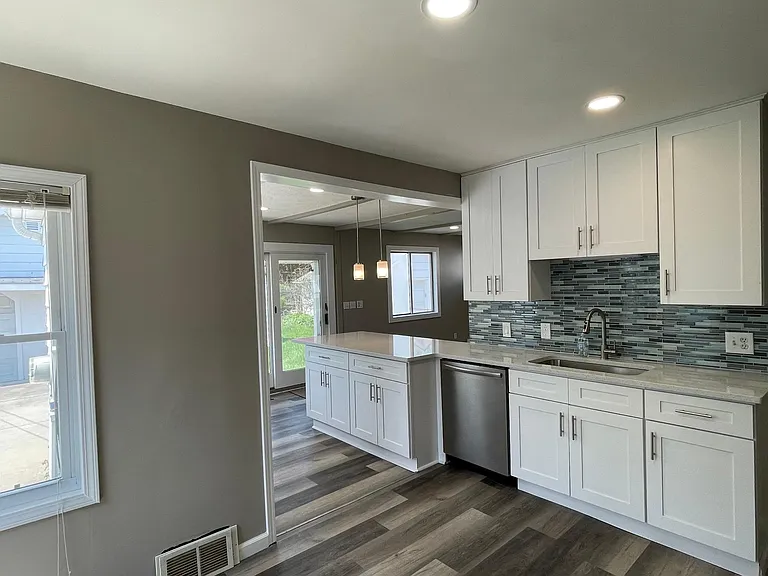3625 Prairie Ave — Photo 8