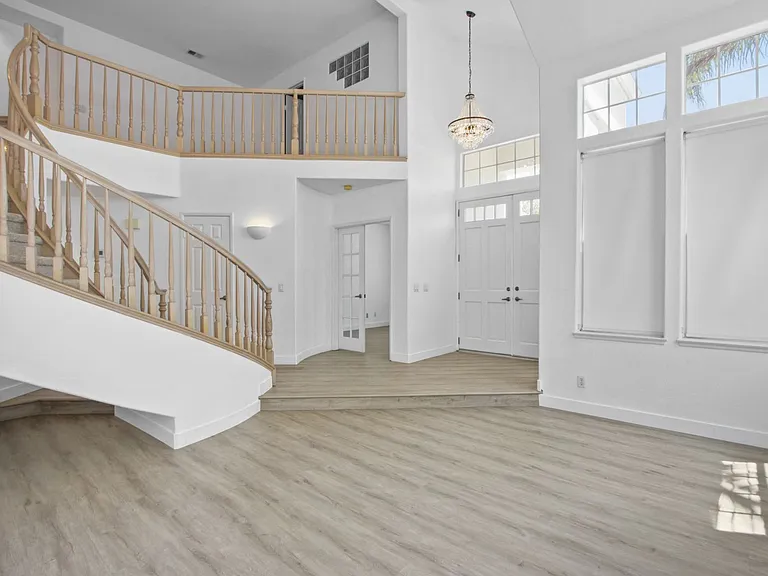 1801 Capetown Cir — Photo 3