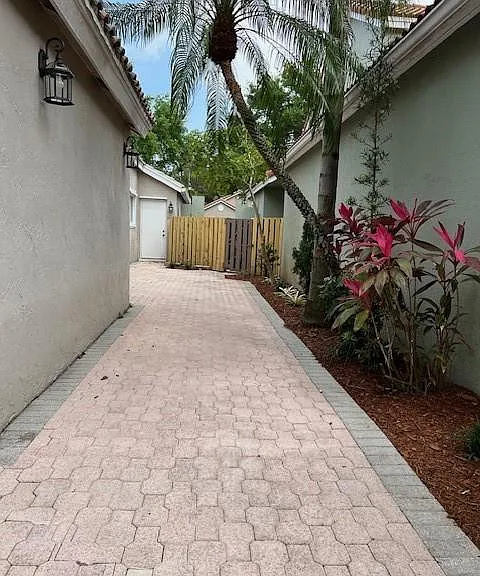 10110 NW 5th St — Photo 35