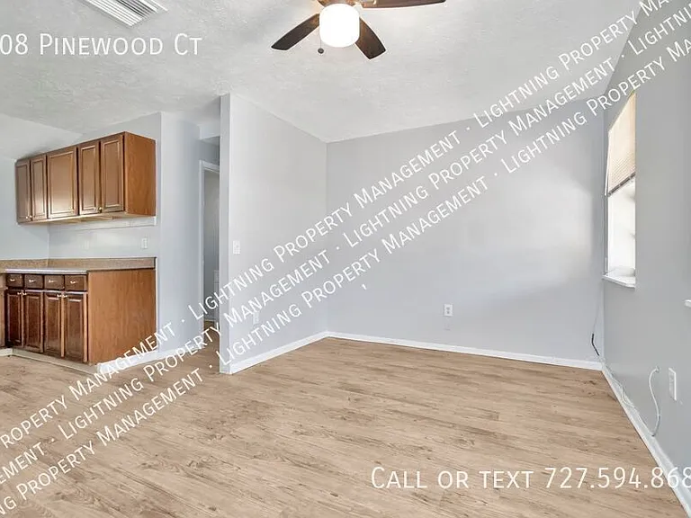 408 Pinewood Ct — Photo 9